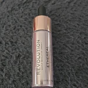 Revolution Ethereal Liquid Highlighter - Radiant Rose